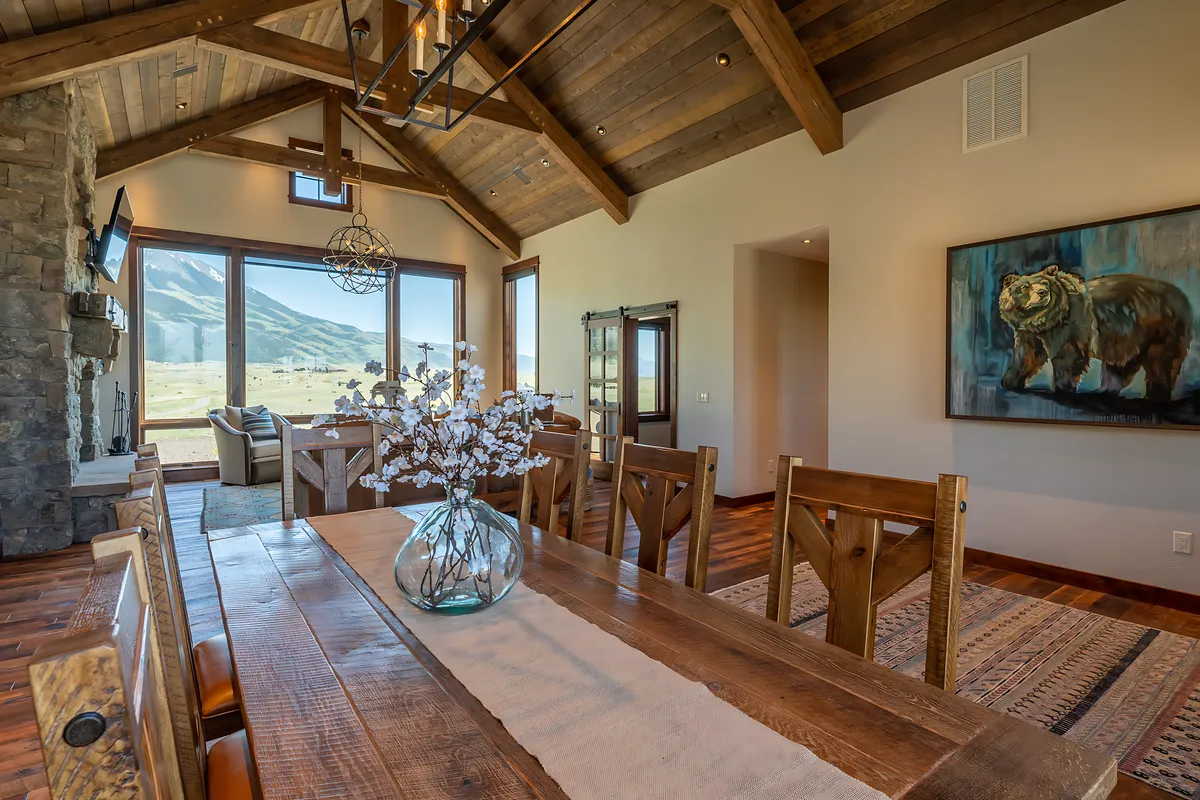 Wander Paradise Valley Peaks