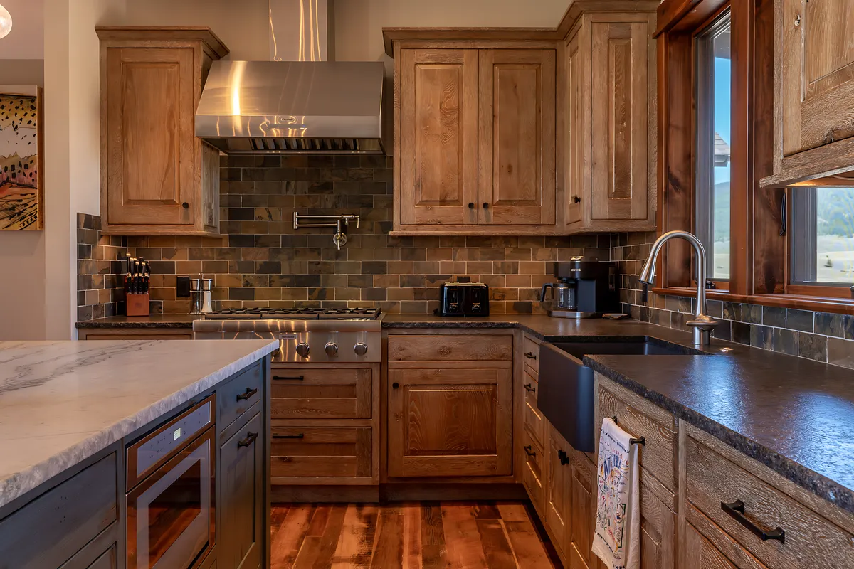 Wander Paradise Valley Peaks