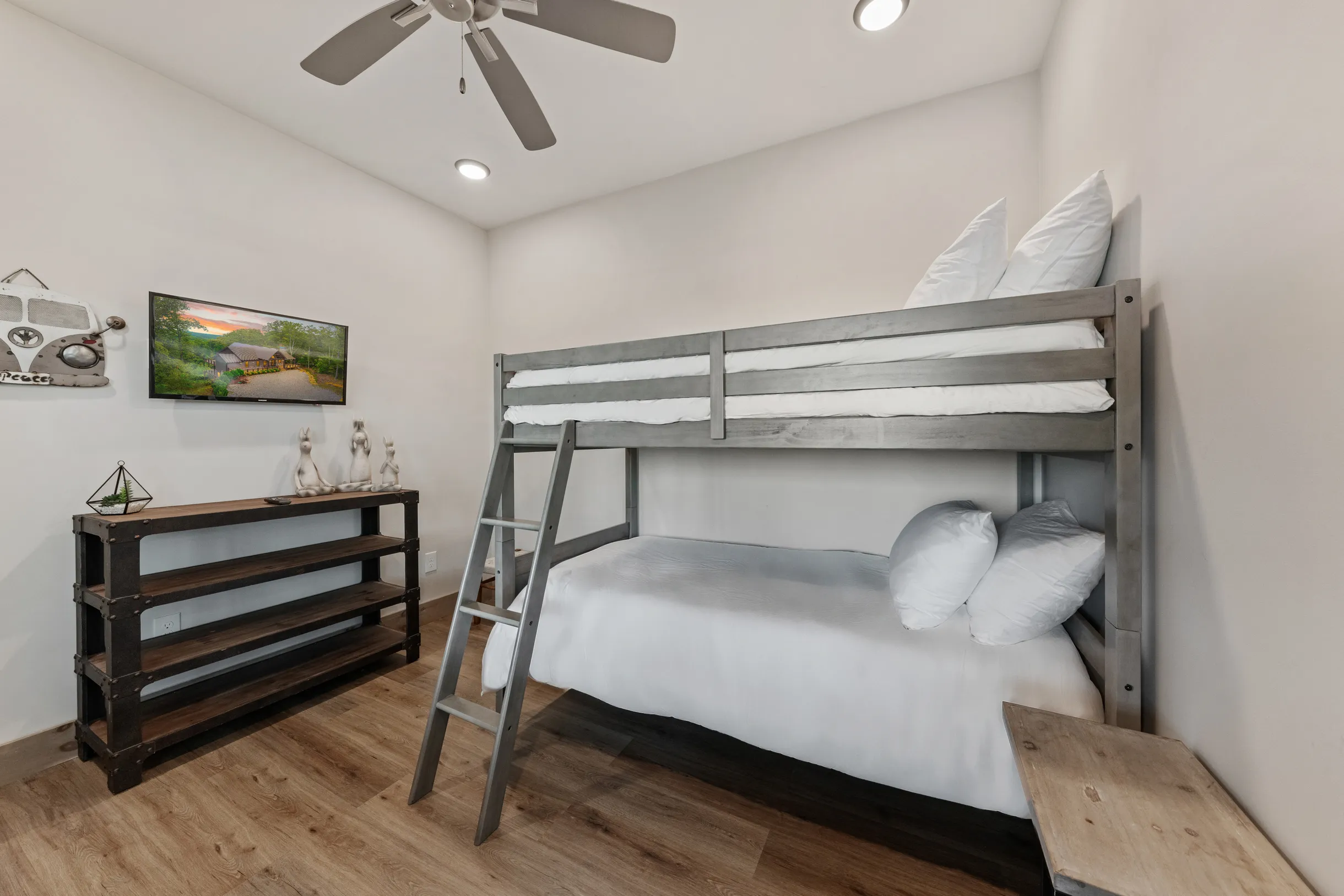 Wander Georgia Bears #28