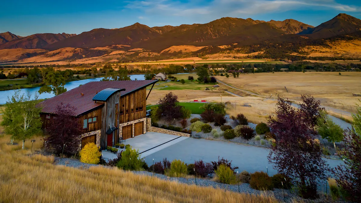 Wander Yellowstone Modern