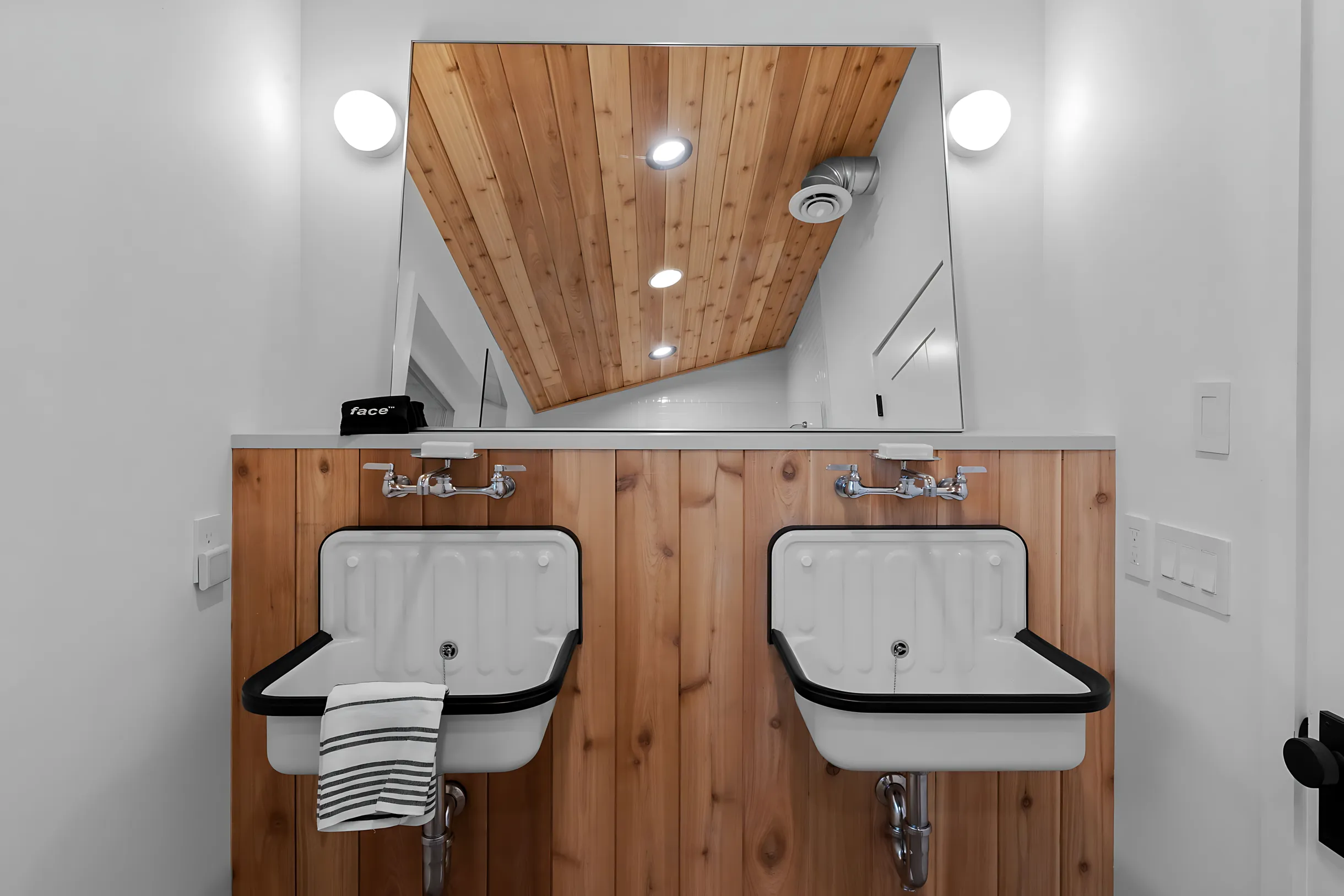 Wander Livingston Creek #17