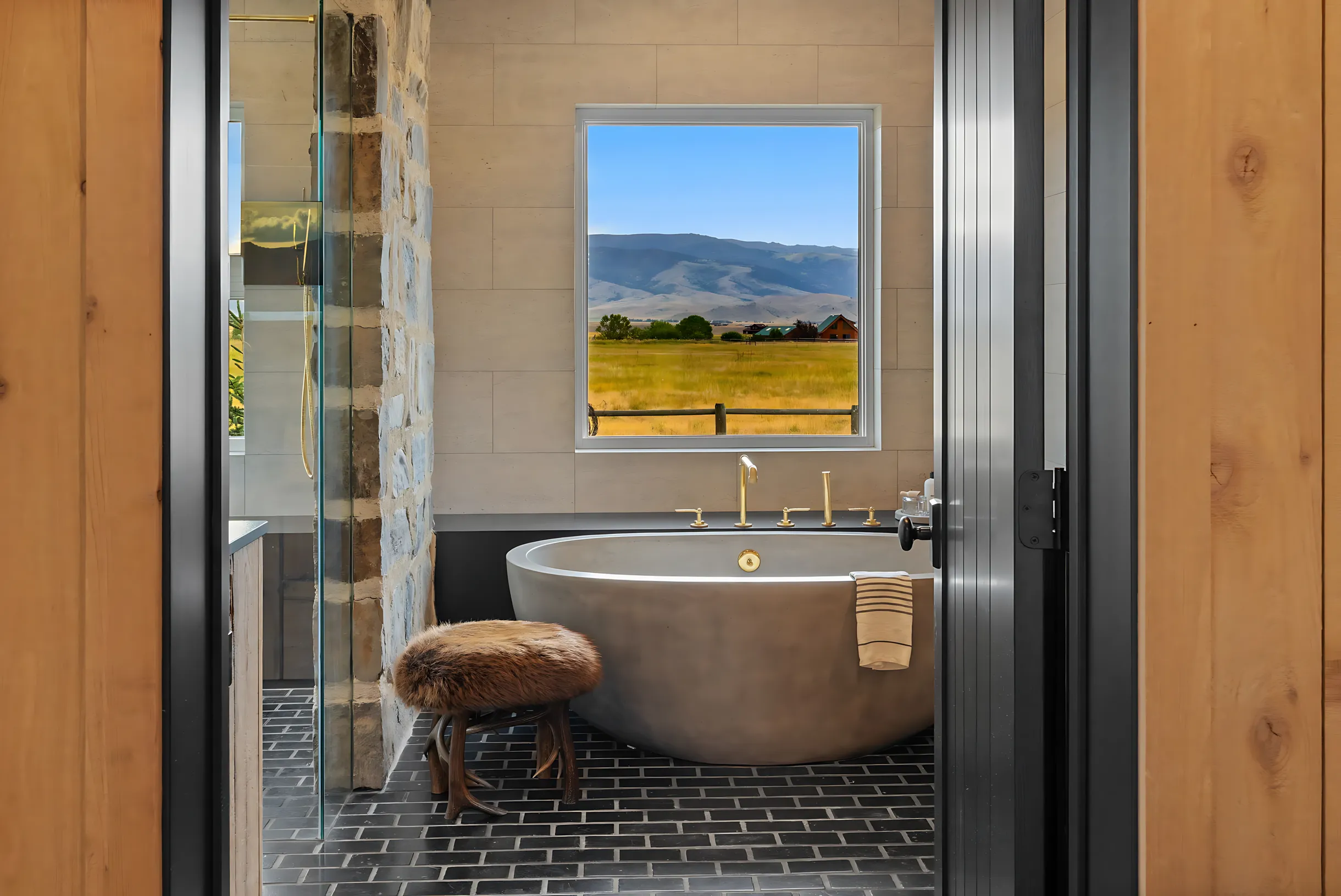 Wander Livingston Creek #111