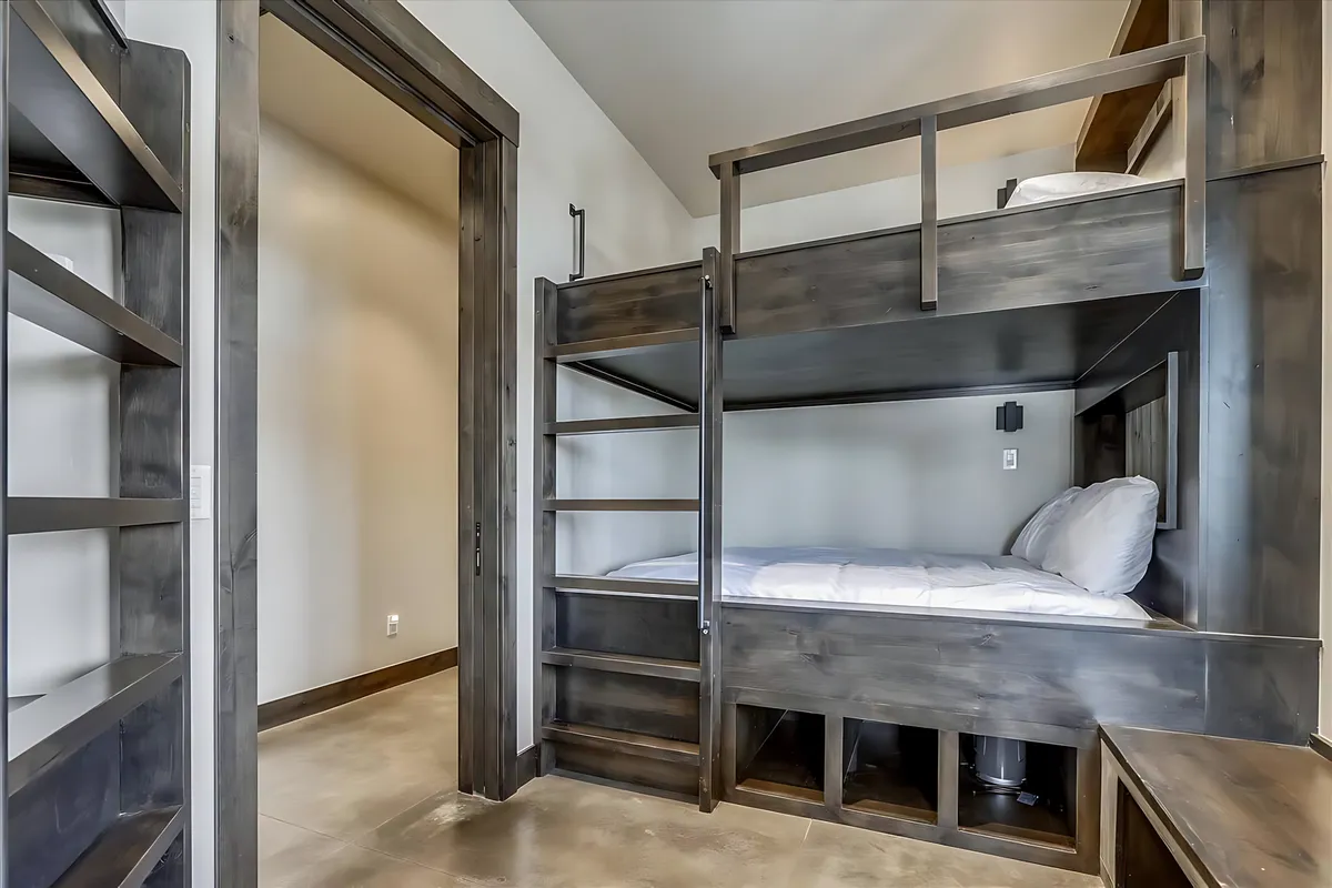 Bedroom 6 image