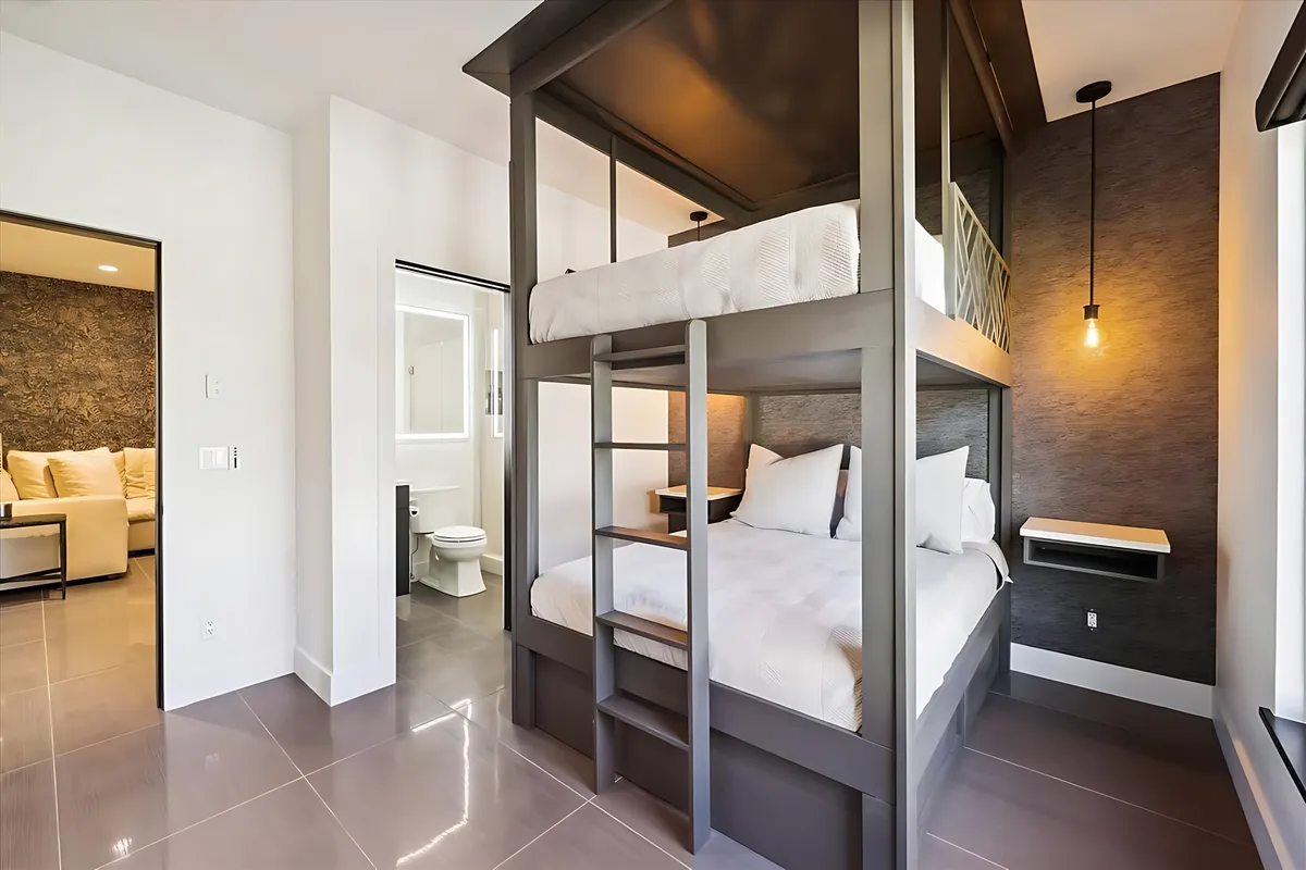 Bedroom 4 image
