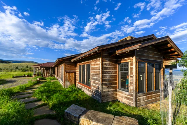 Wander Yellowstone Summit #5