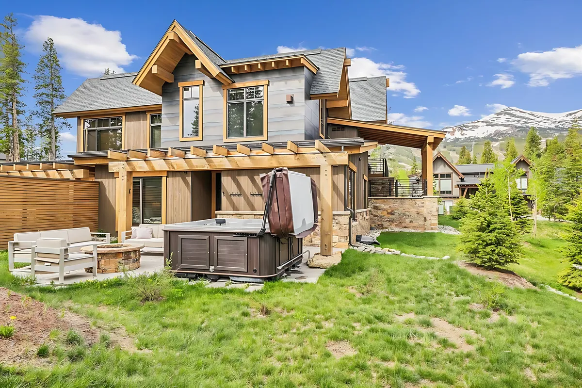 Wander Breckenridge Chateau