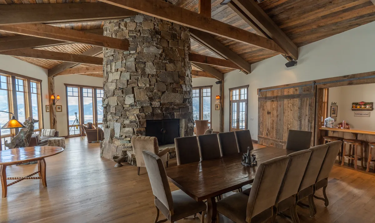 Wander Yellowstone Summit