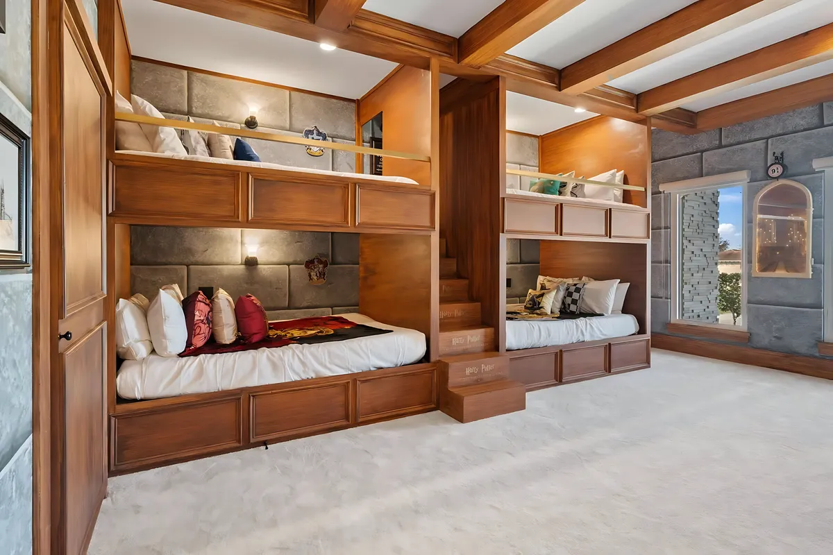 Bunk Bedroom 1 image