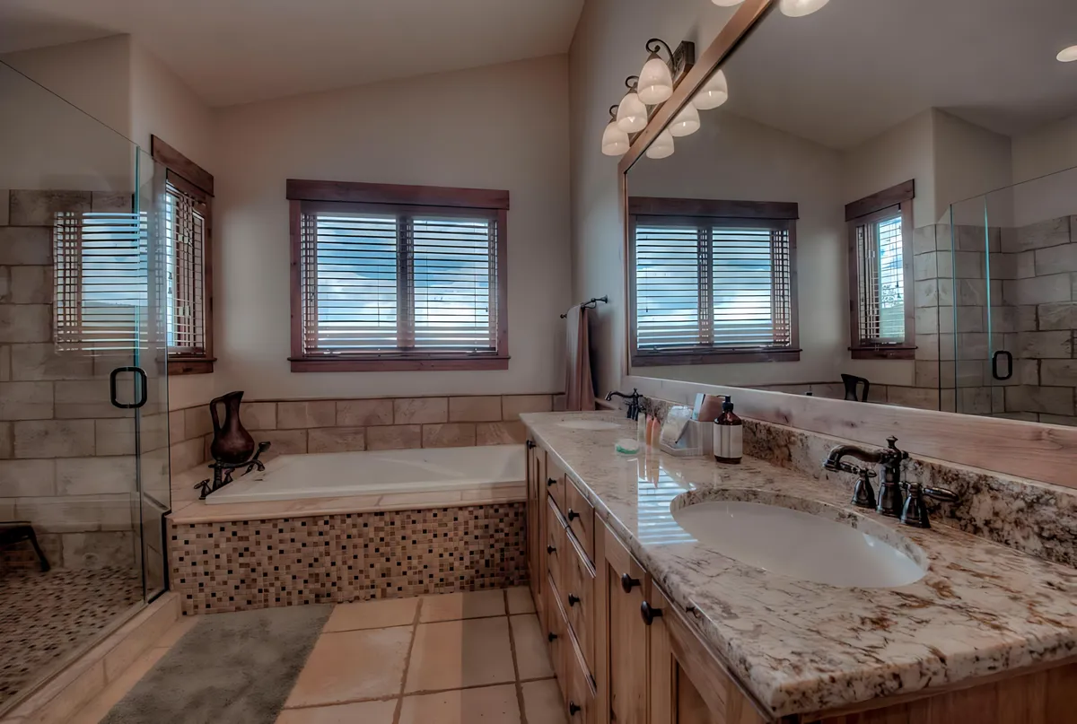 Wander Silverthorne Vista