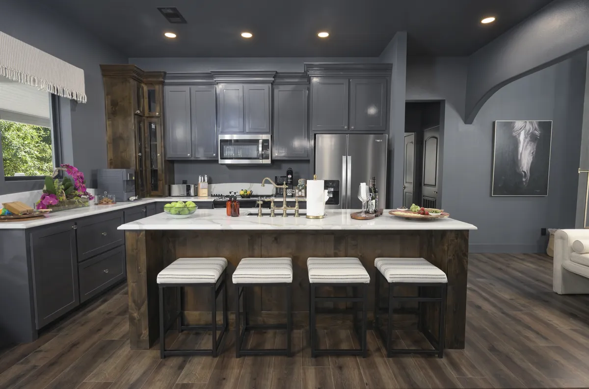 Wander Broken Bow Castle