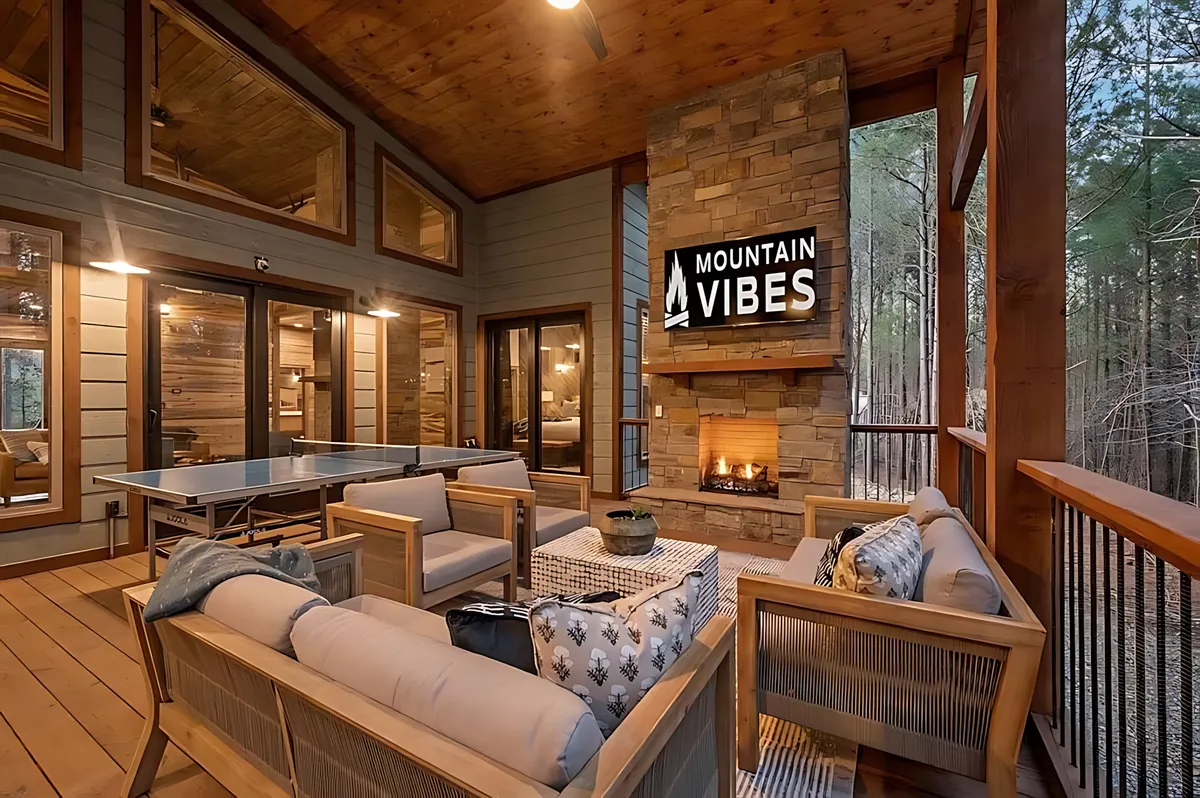 Wander Broken Bow Mountain