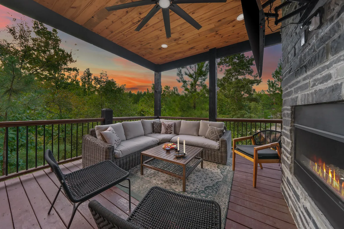 Wander Broken Bow Stream