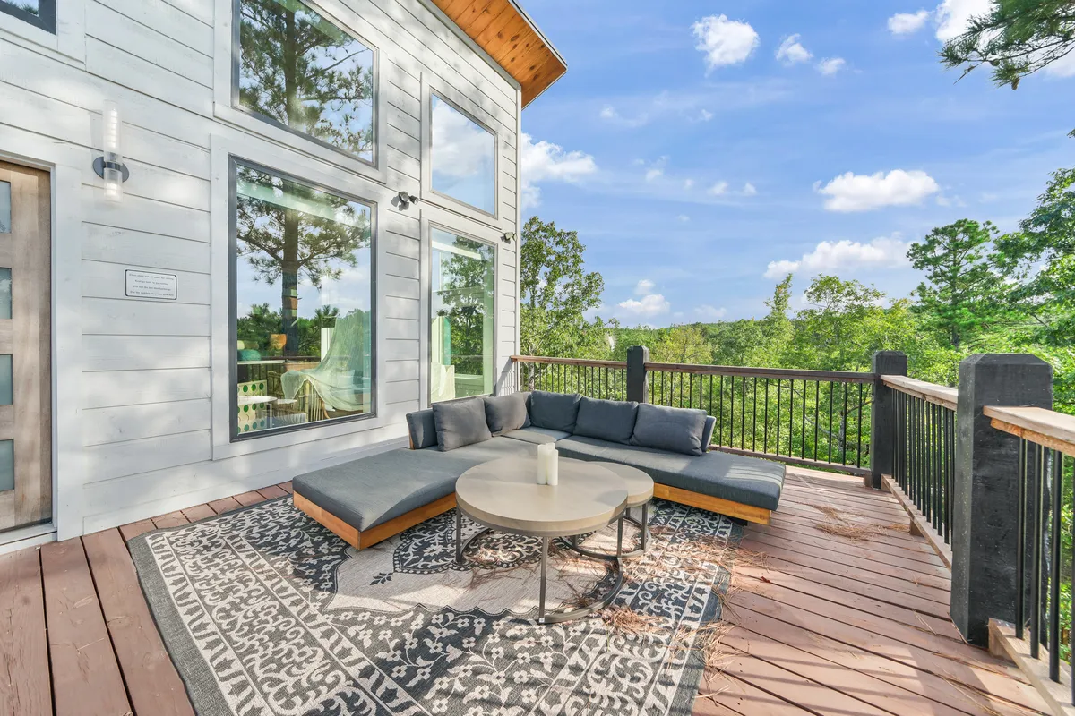 Wander Broken Bow Stream