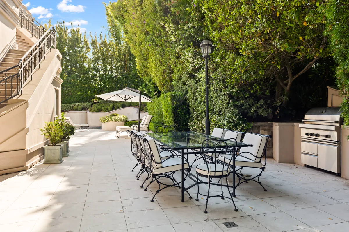 Wander Beverly Hills Estate