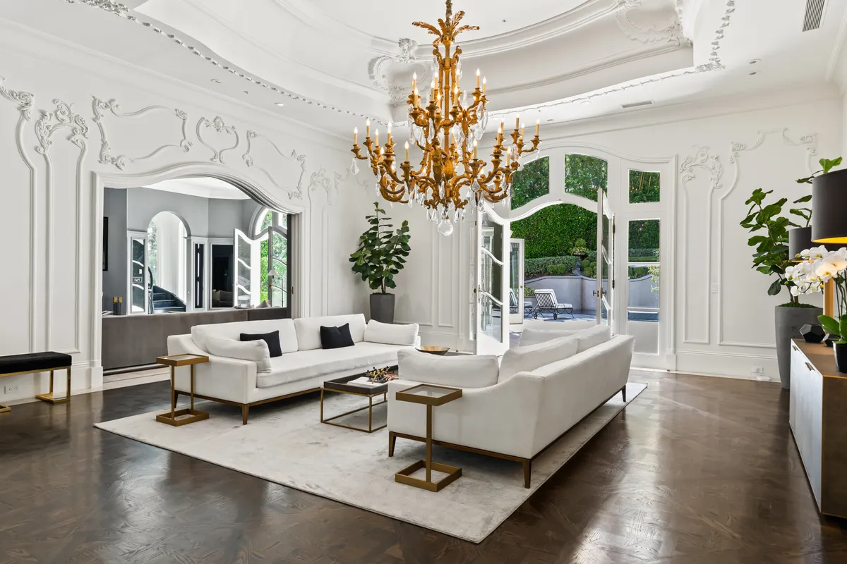 Wander Beverly Hills Estate