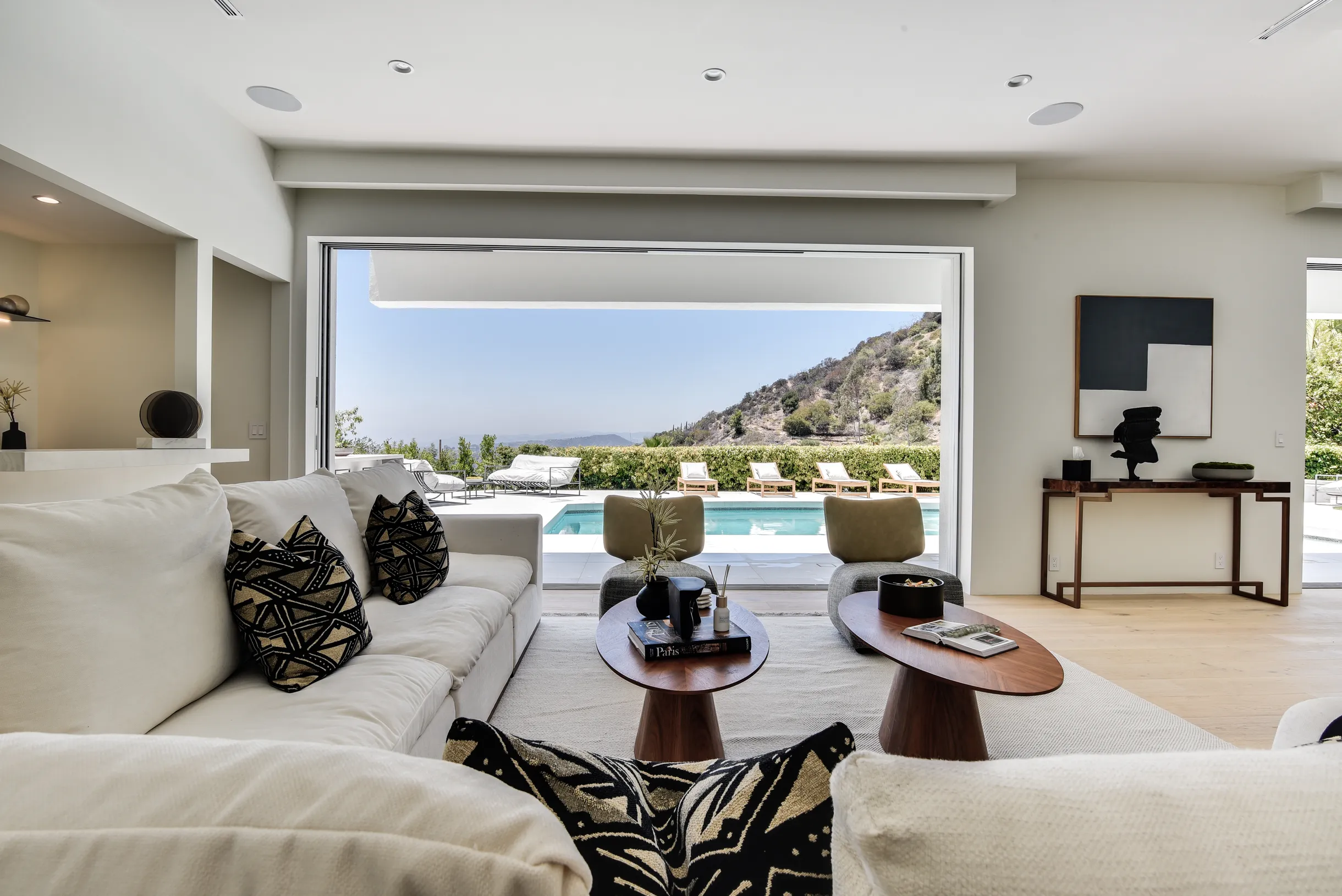 Wander Beverly Hills Horizon #57