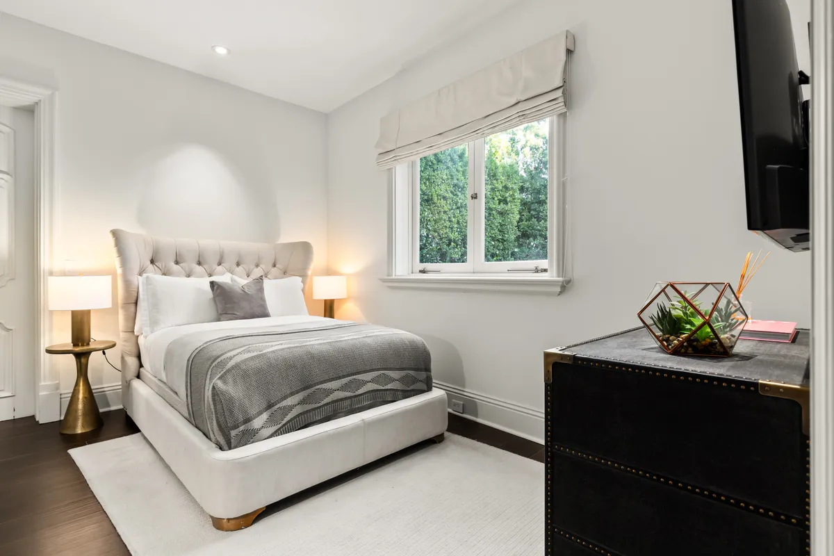 Bedroom 6 image