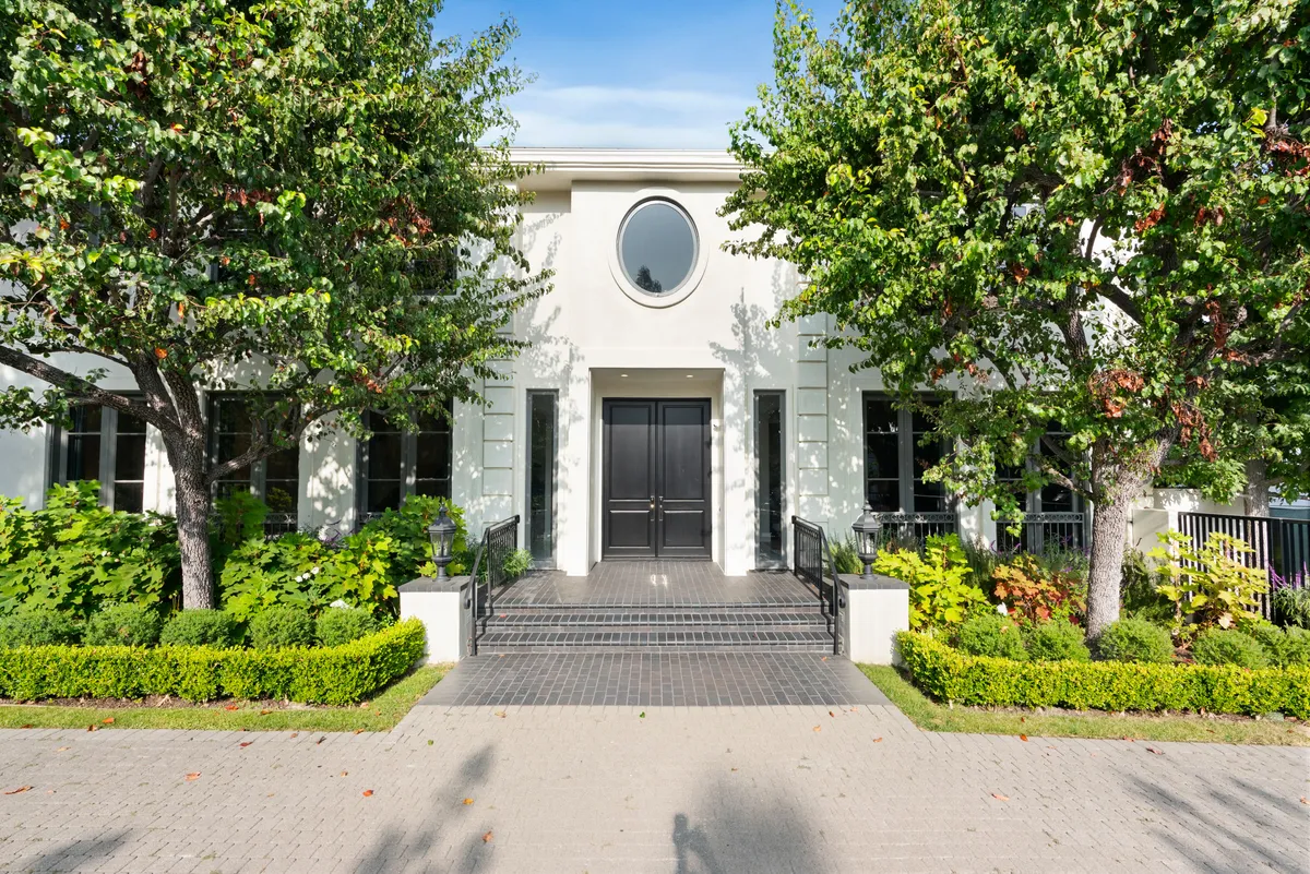 Wander Beverly Hills Modern #1