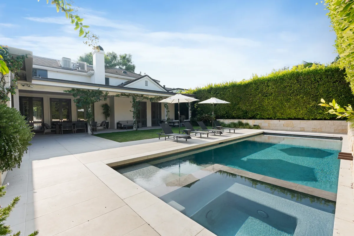 Wander Beverly Hills Modern