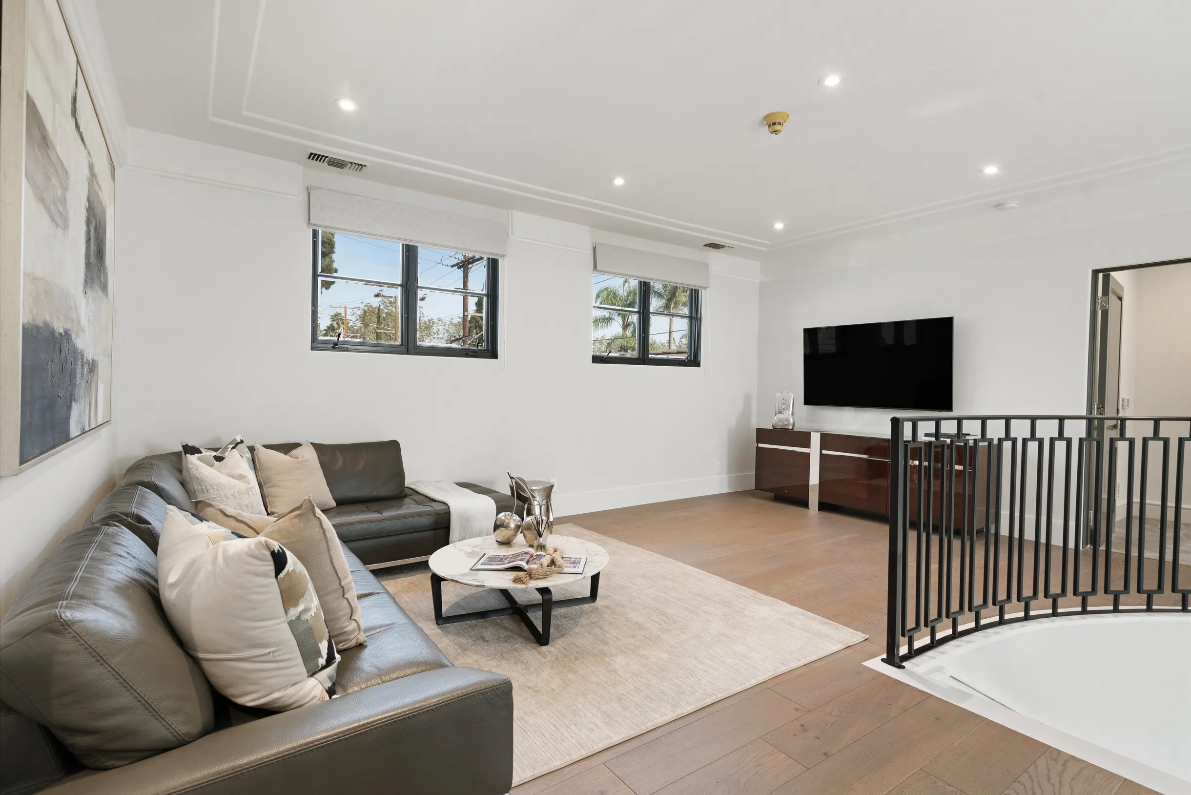 Wander Beverly Hills Modern #12