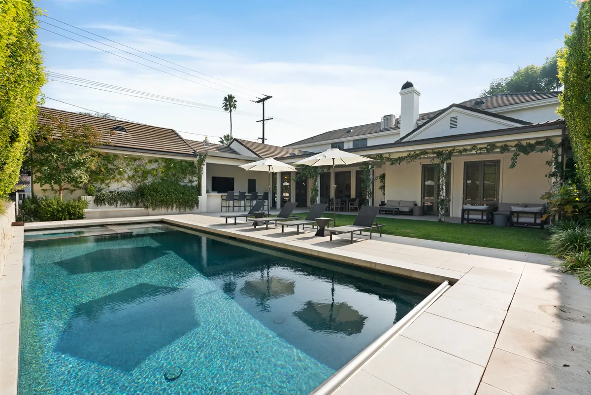 Wander Beverly Hills Modern