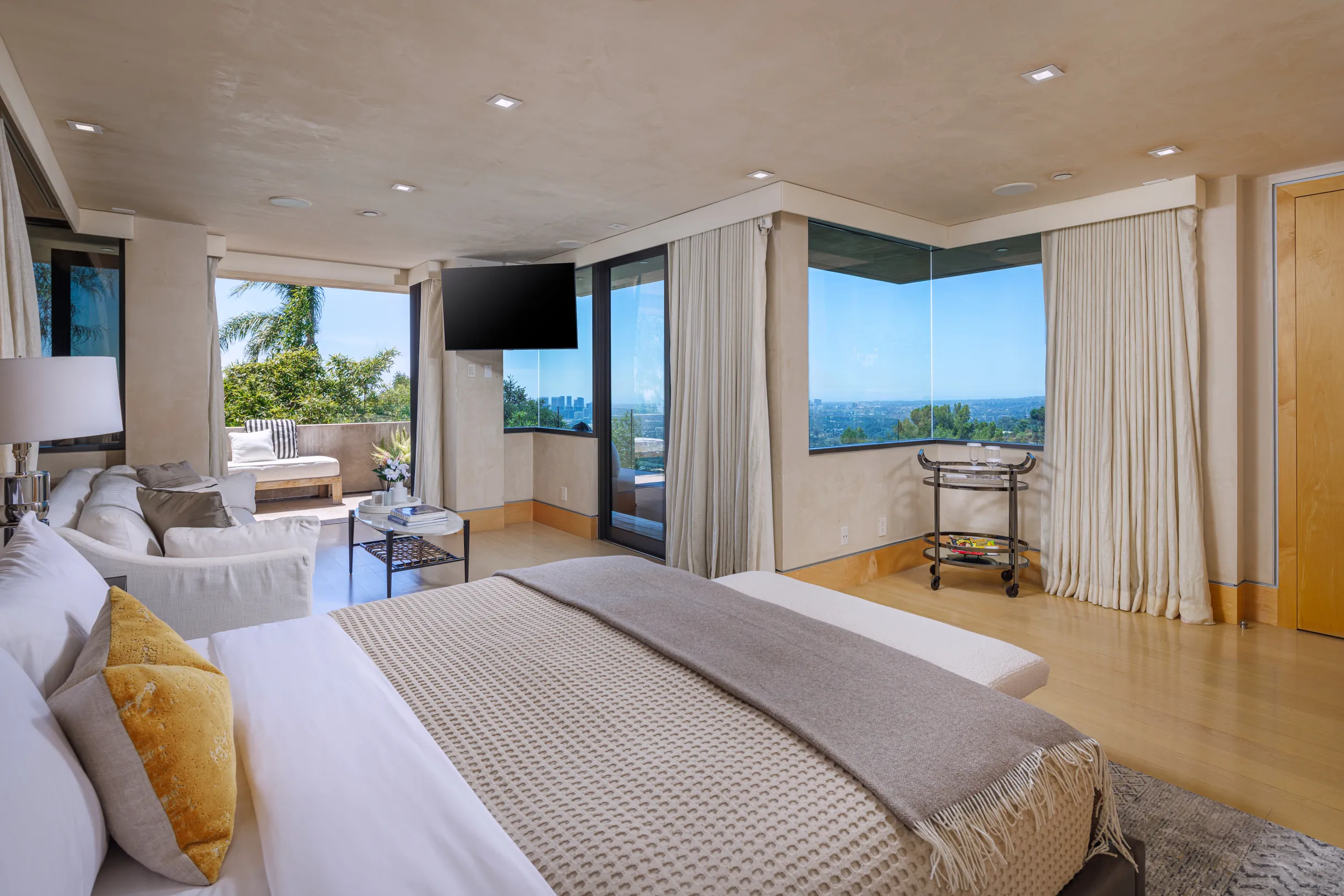 Wander Hollywood Hills Sky #34