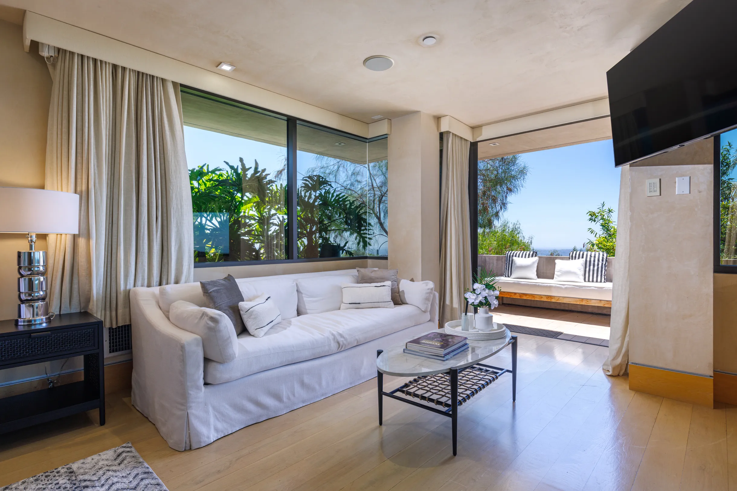 Wander Hollywood Hills Sky #24