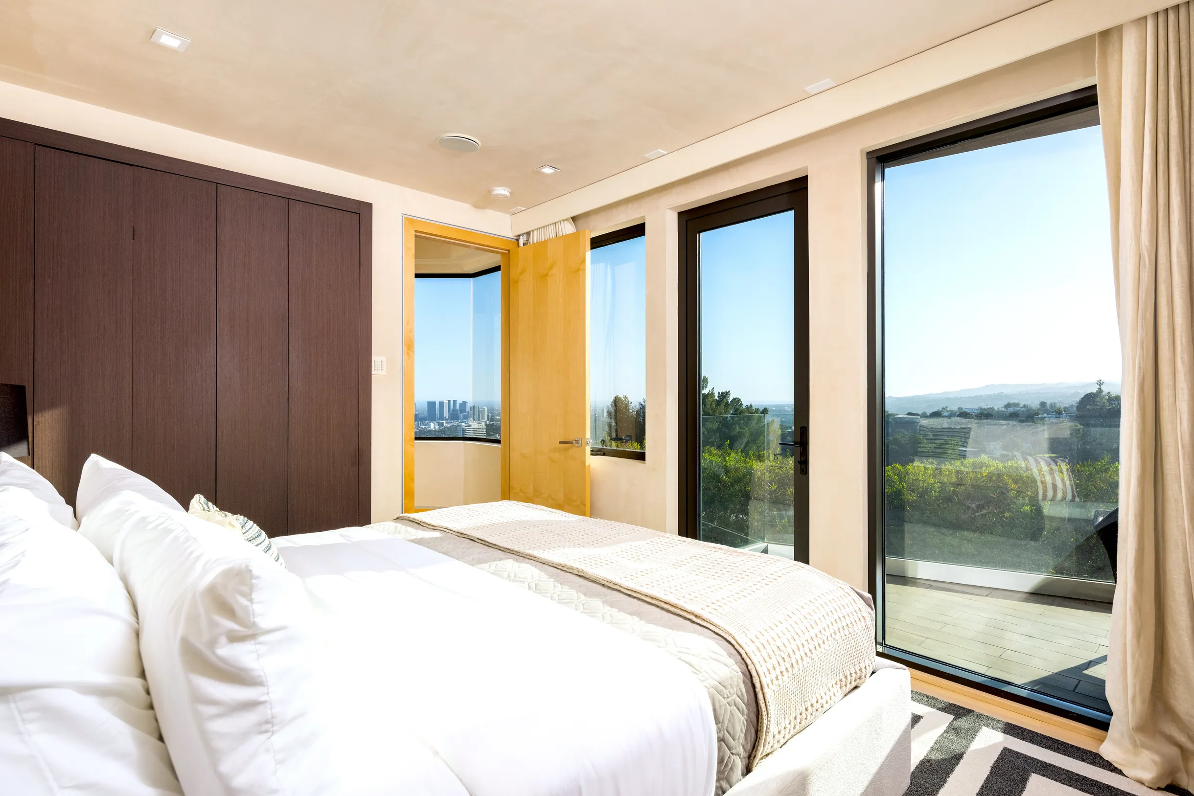 Wander Hollywood Hills Sky #7