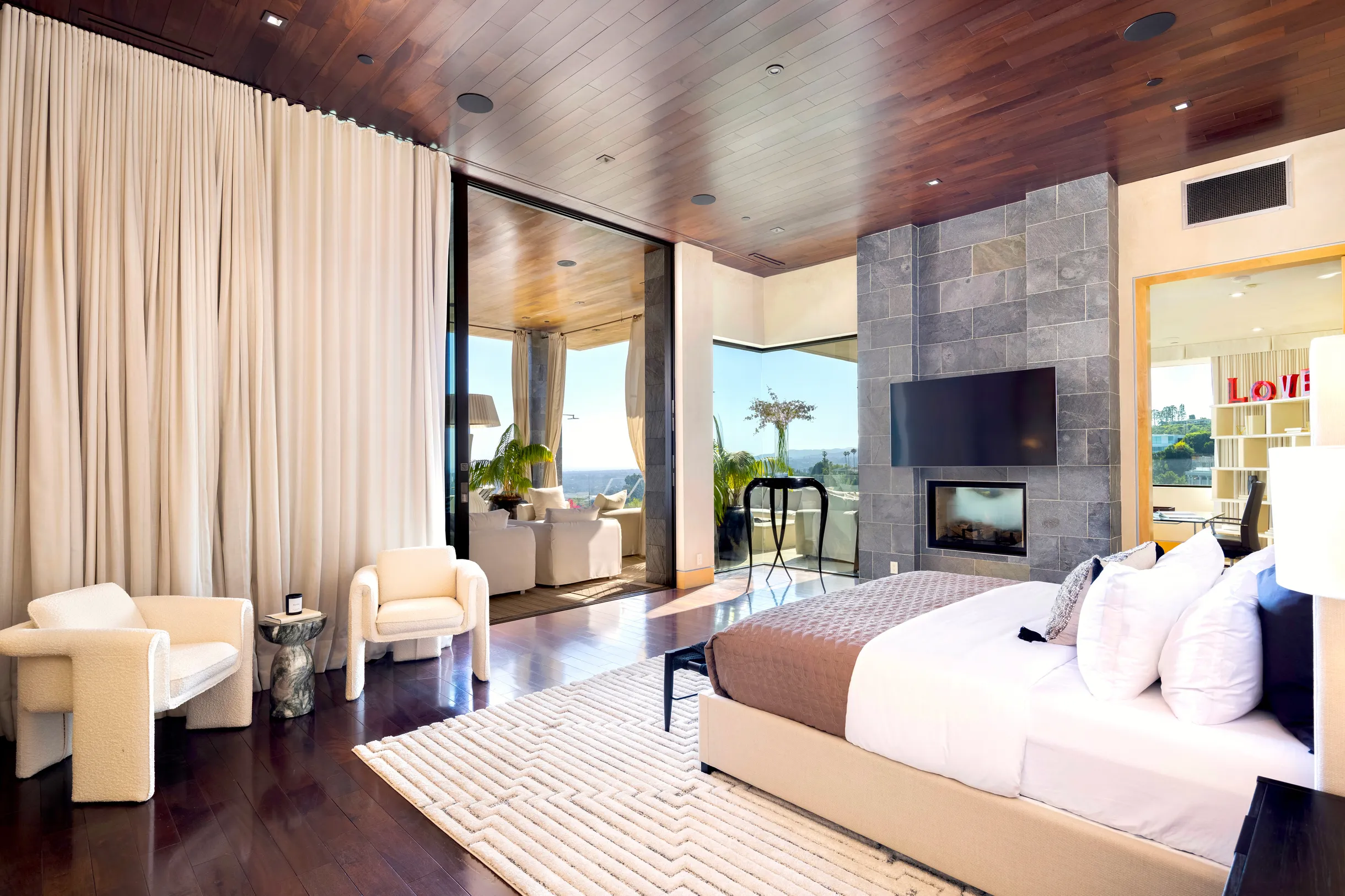 Wander Hollywood Hills Sky #37