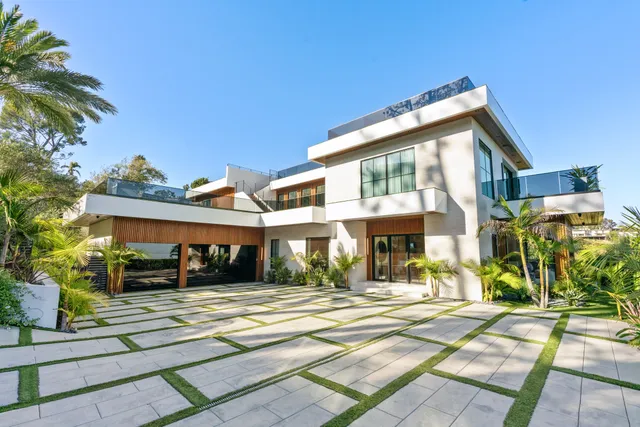 Wander Bel Air Crest #5