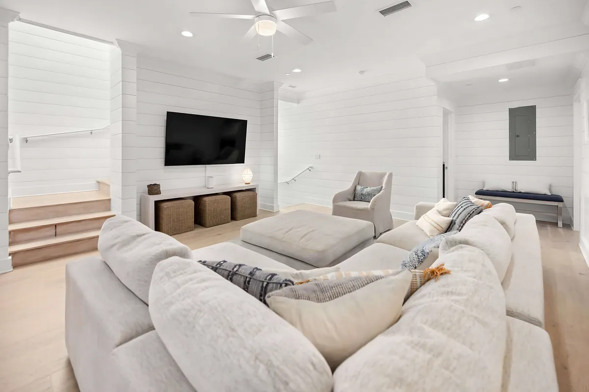 Wander Destin Escape