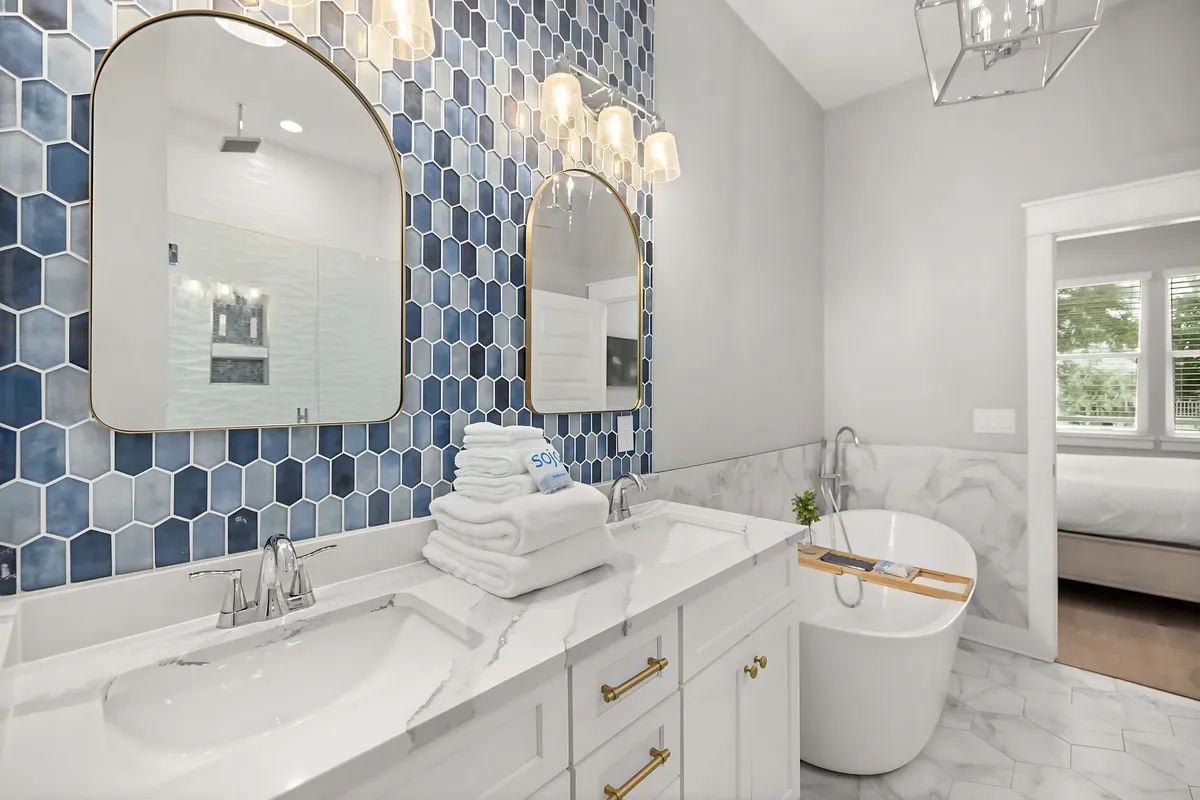 Wander Destin Escape