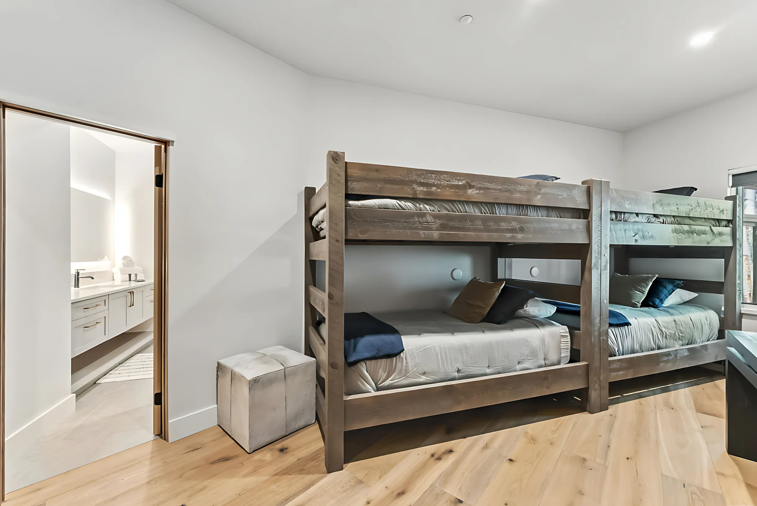 Mountain Dream Home #32