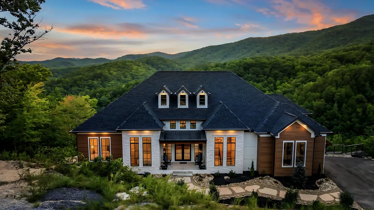 Wander Pigeon Forge Summit #1