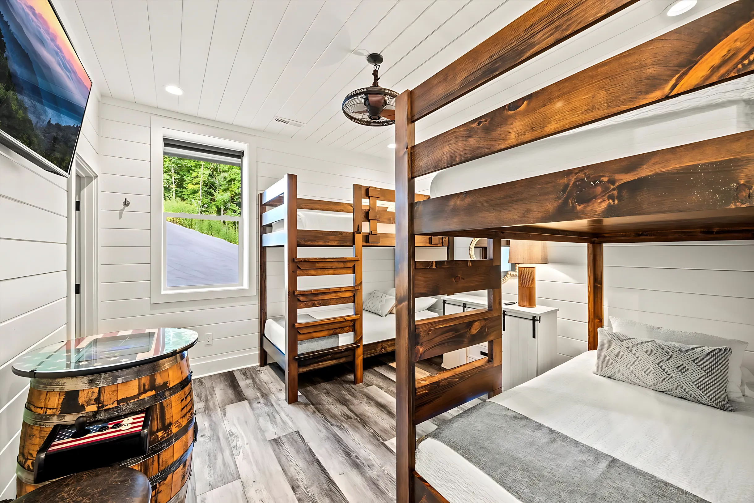 Wander Pigeon Forge Firefly #38