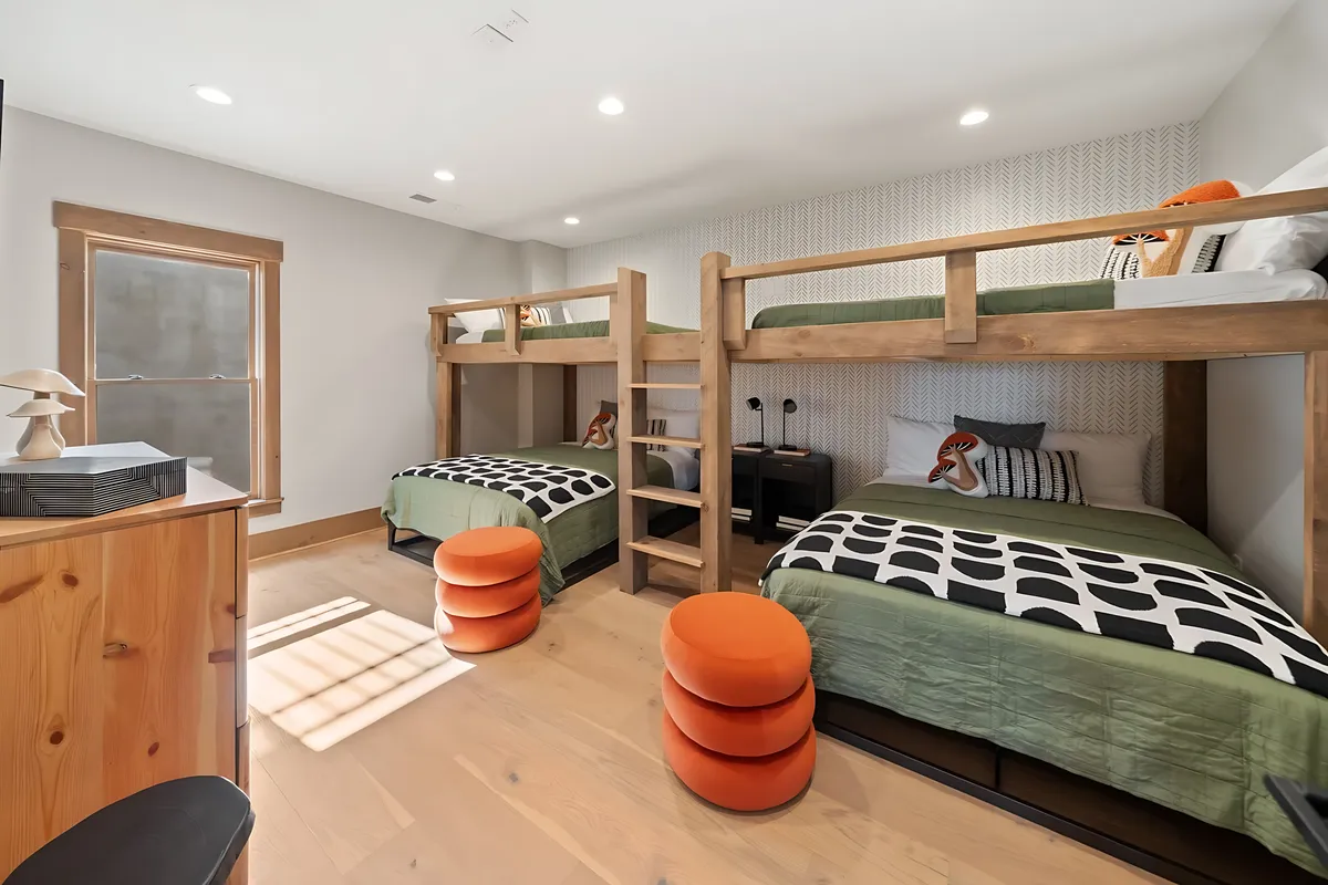 Bunk Bedroom image