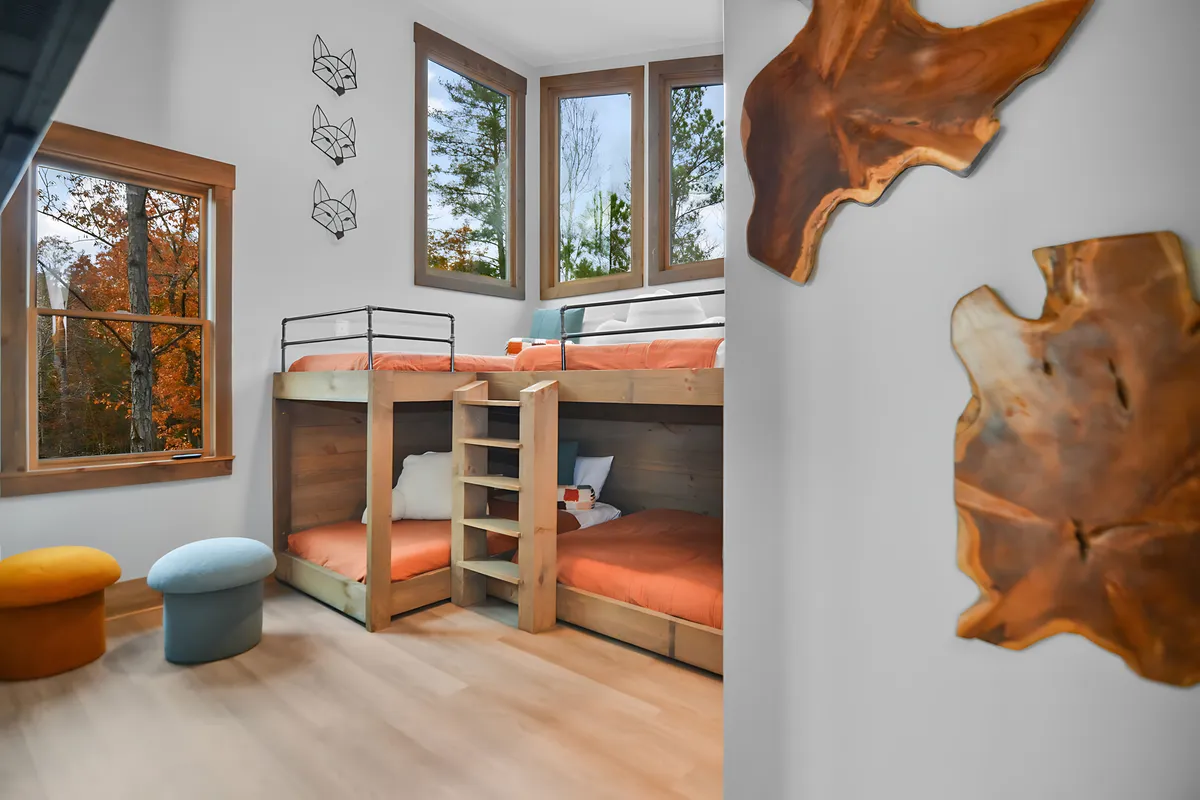 Bunk Bedroom image