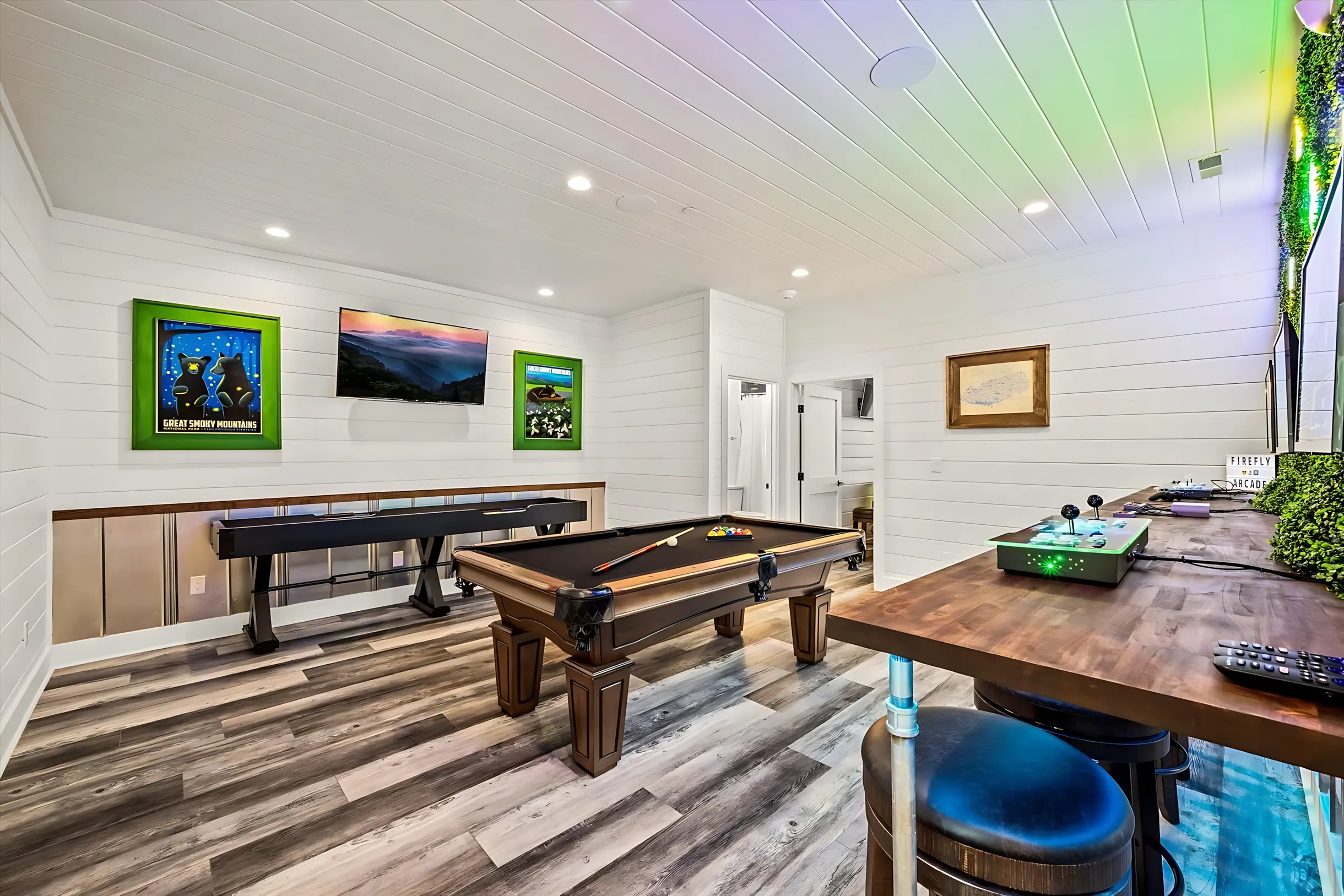 Wander Pigeon Forge Firefly #44