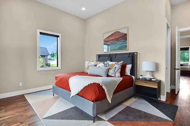 Bedroom 3 image 1