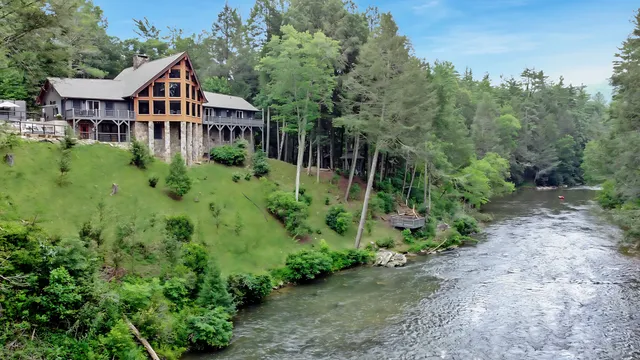 Wander Blue Ridge Riverside