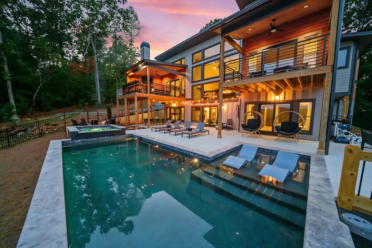 Wander Blue Ridge Escape