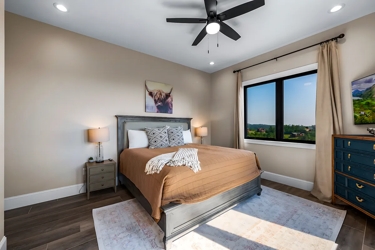 Bedroom 3 image