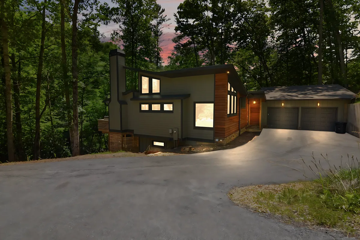 Wander Blue Ridge Hollow