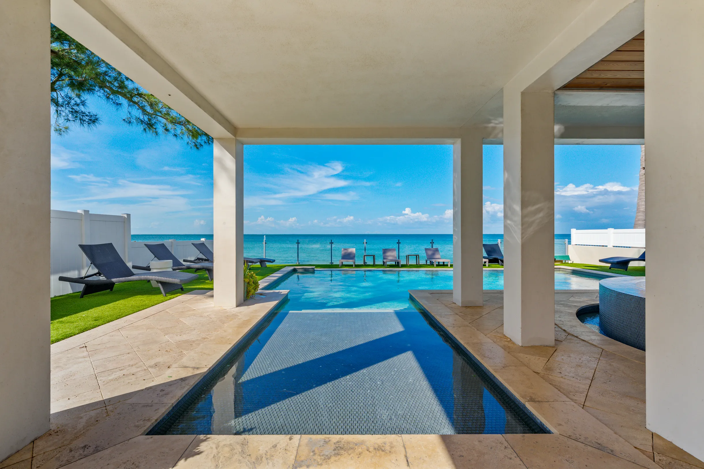 Cloud 9 - BeachFront Splendor #122