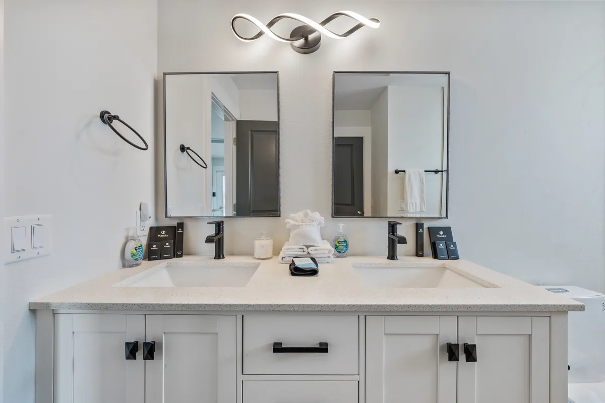 Wander Serendipity Waves