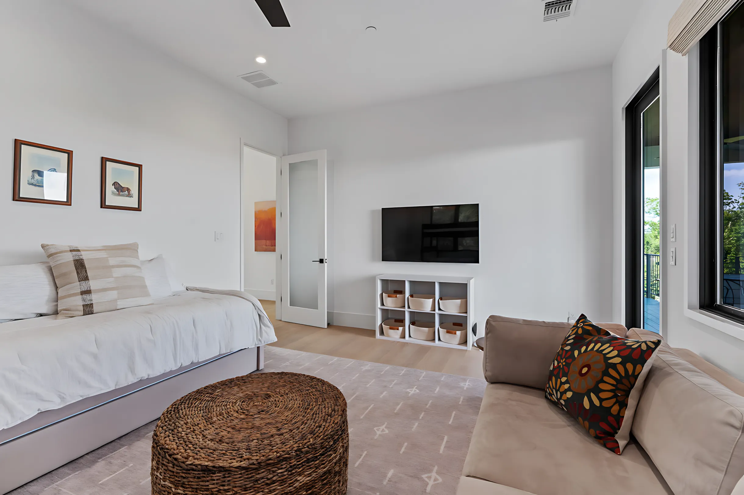 Westlake/15 Min to DT/Pool/Hot Tub/Game Room #42