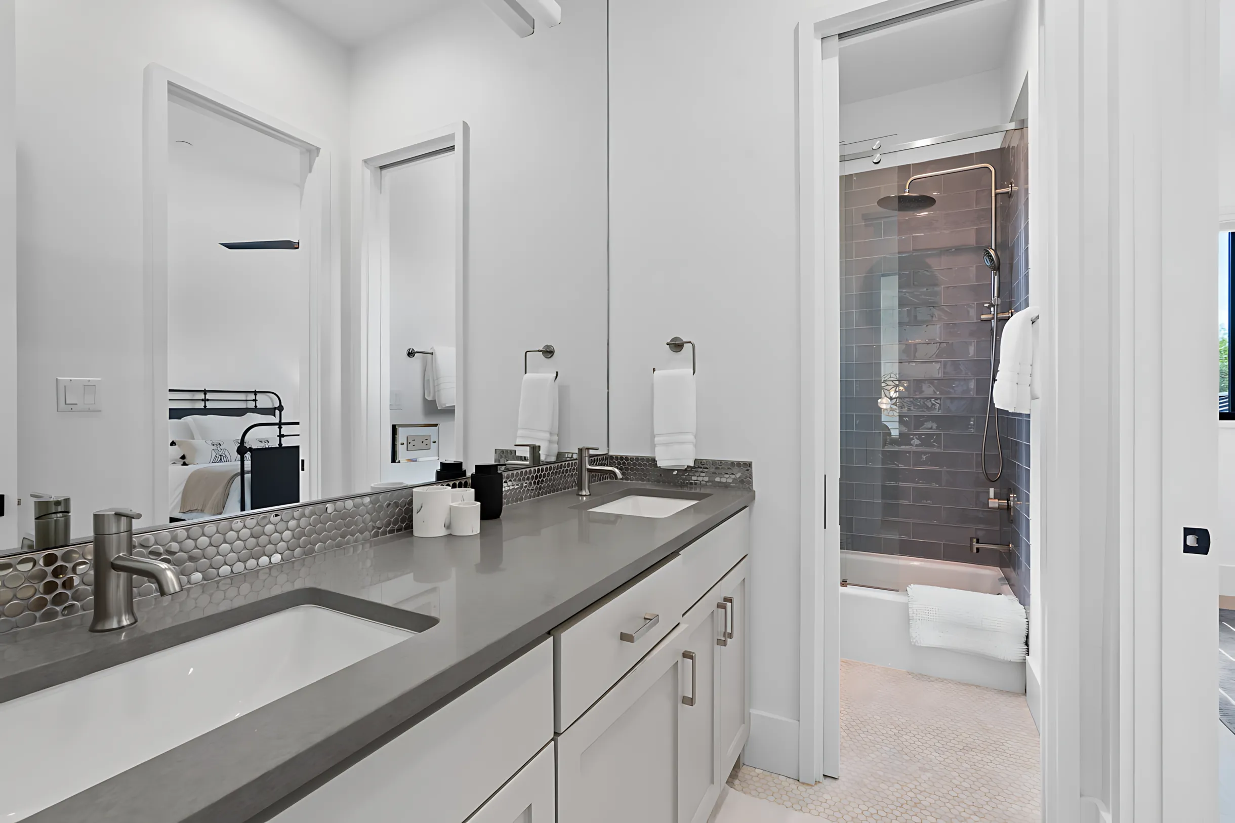 Westlake/15 Min to DT/Pool/Hot Tub/Game Room #10