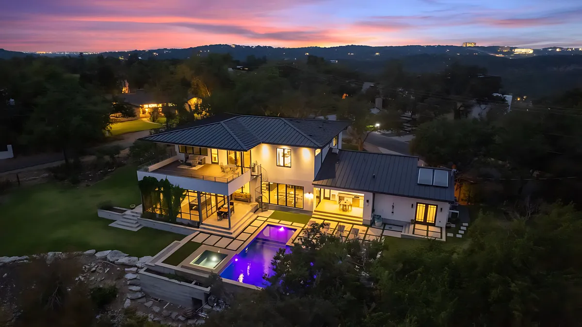 Westlake/15 Min to DT/Pool/Hot Tub/Game Room #50