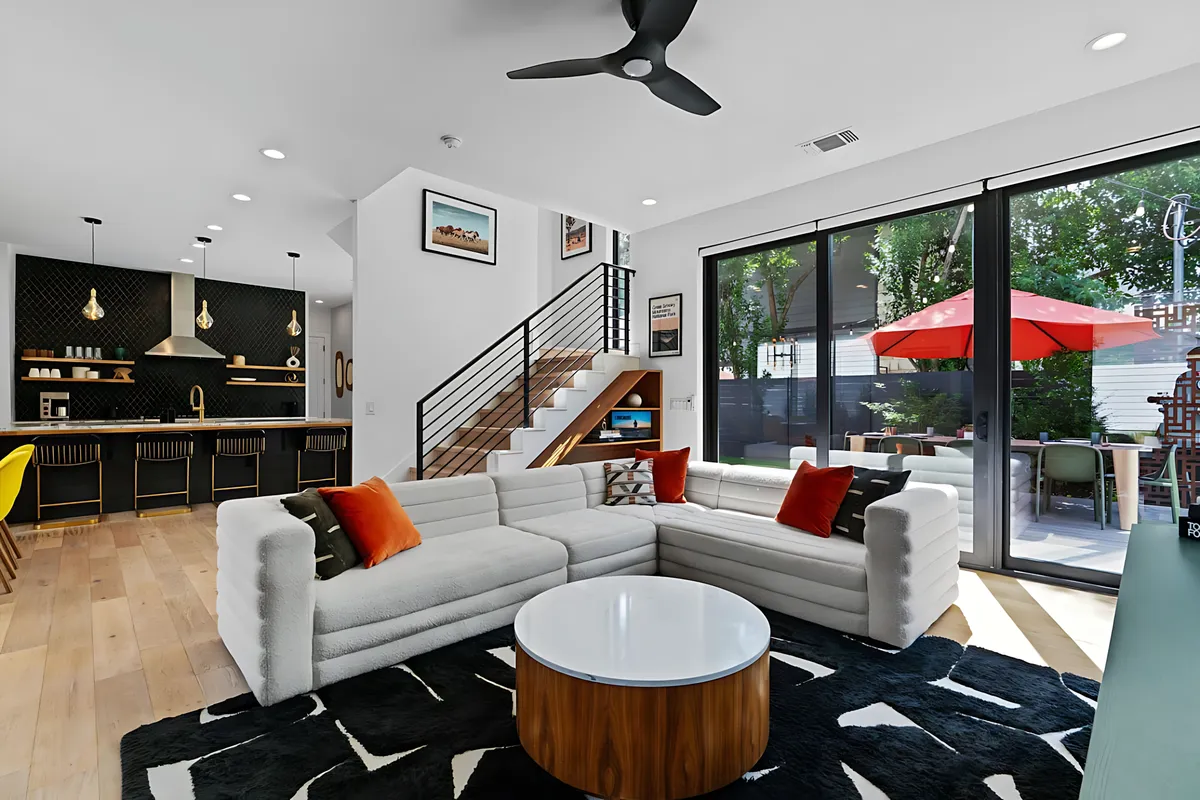 Wander Austin Modern