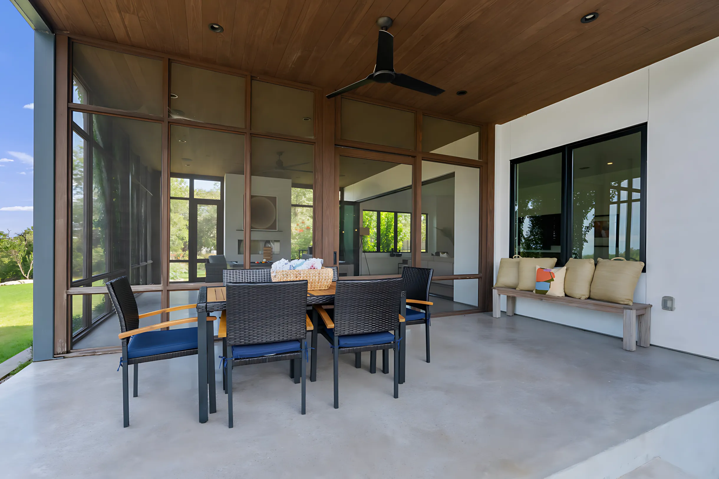 Westlake/15 Min to DT/Pool/Hot Tub/Game Room #68